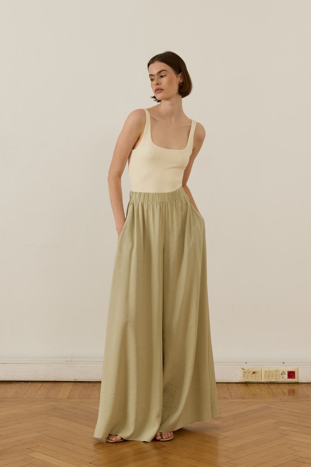 Kater Elastic Waist Trousers, Brown