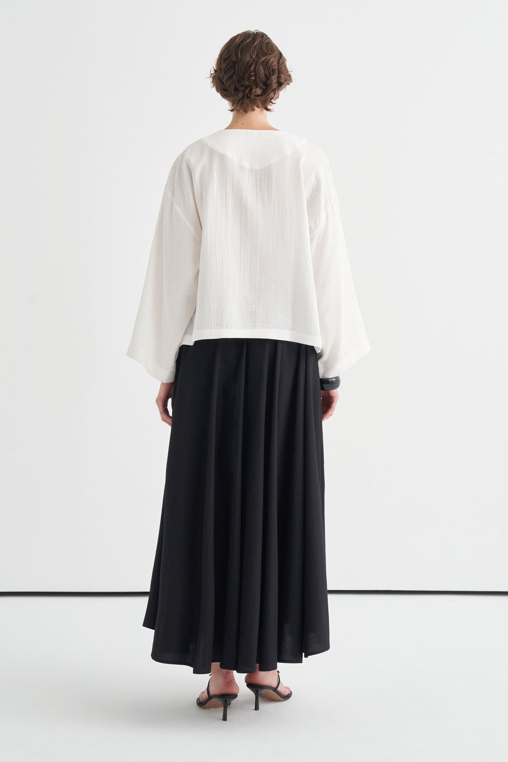 Cara Mother-of-Pearl Buttoned Muslin Jacket Butter