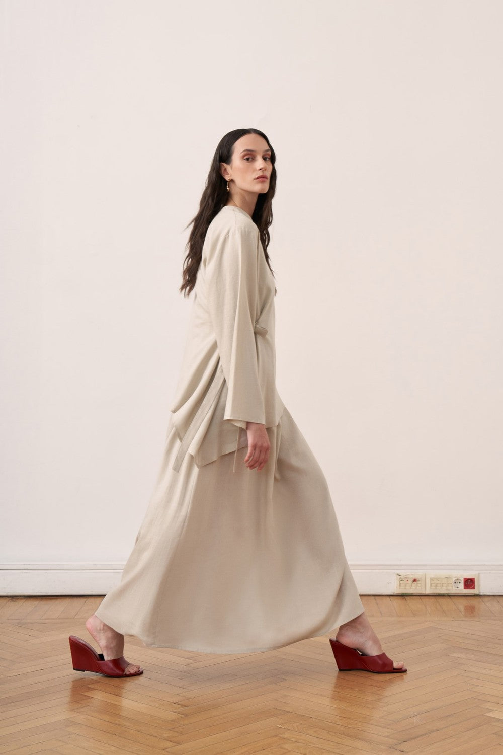 Cherianne.com beige linen two-piece maxi dress set with an asymmetrical tie-side tunic and sleeveless dress